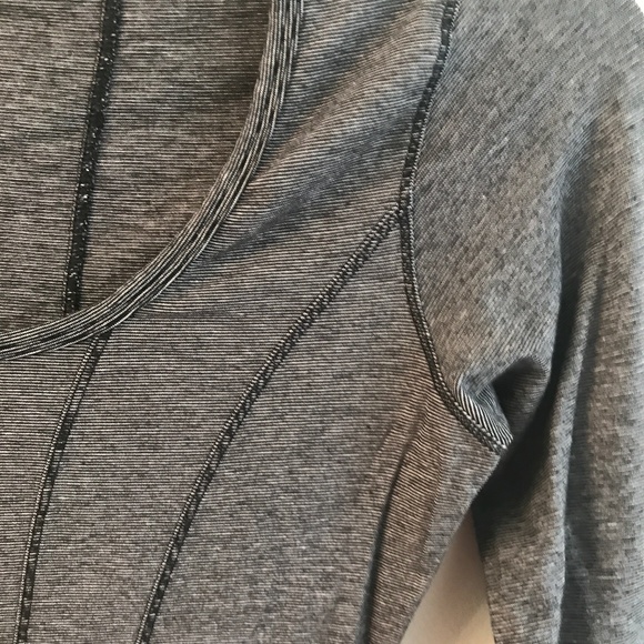 Lululemon thin athletic top - Picture 2 of 5